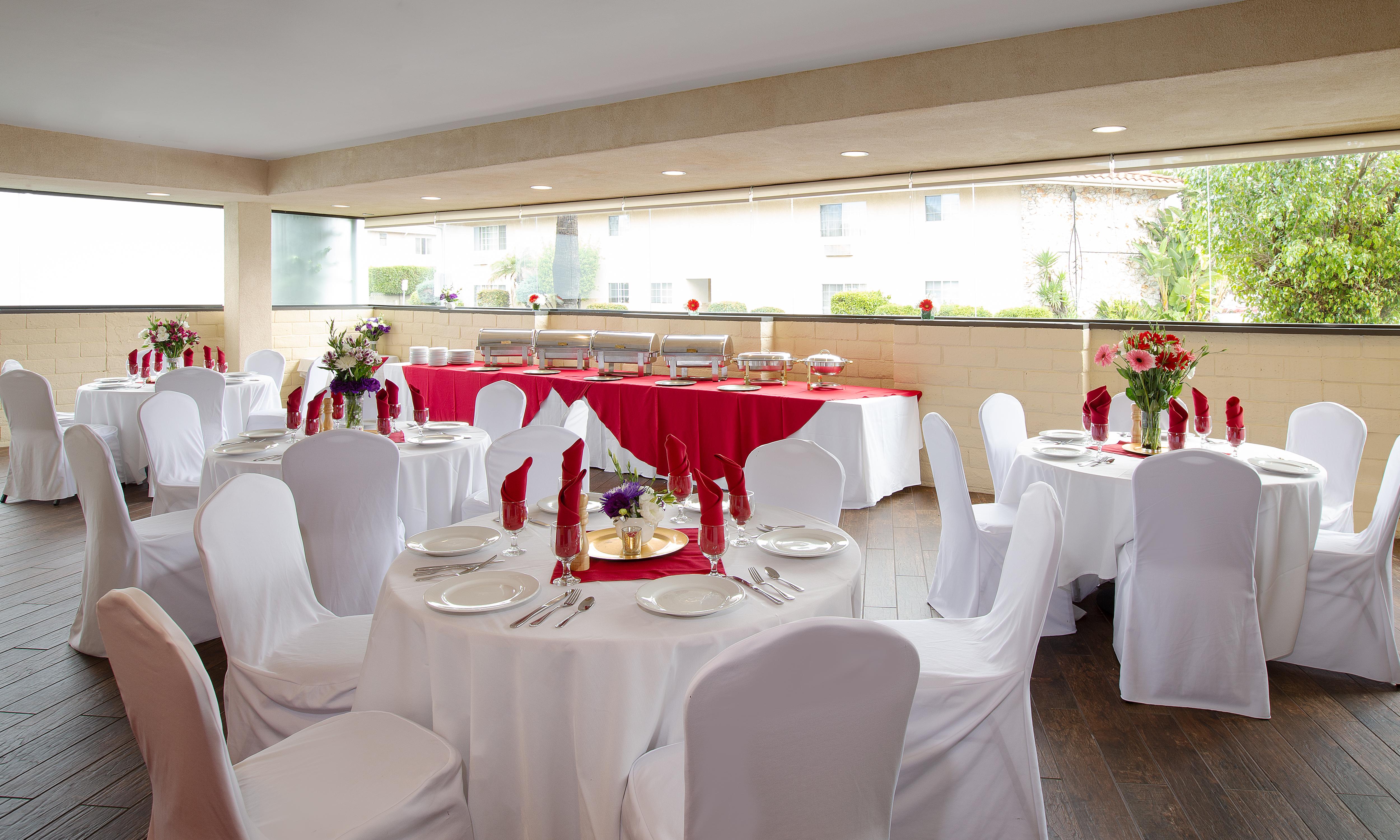 Coast Burbank Hotel מראה חיצוני תמונה
