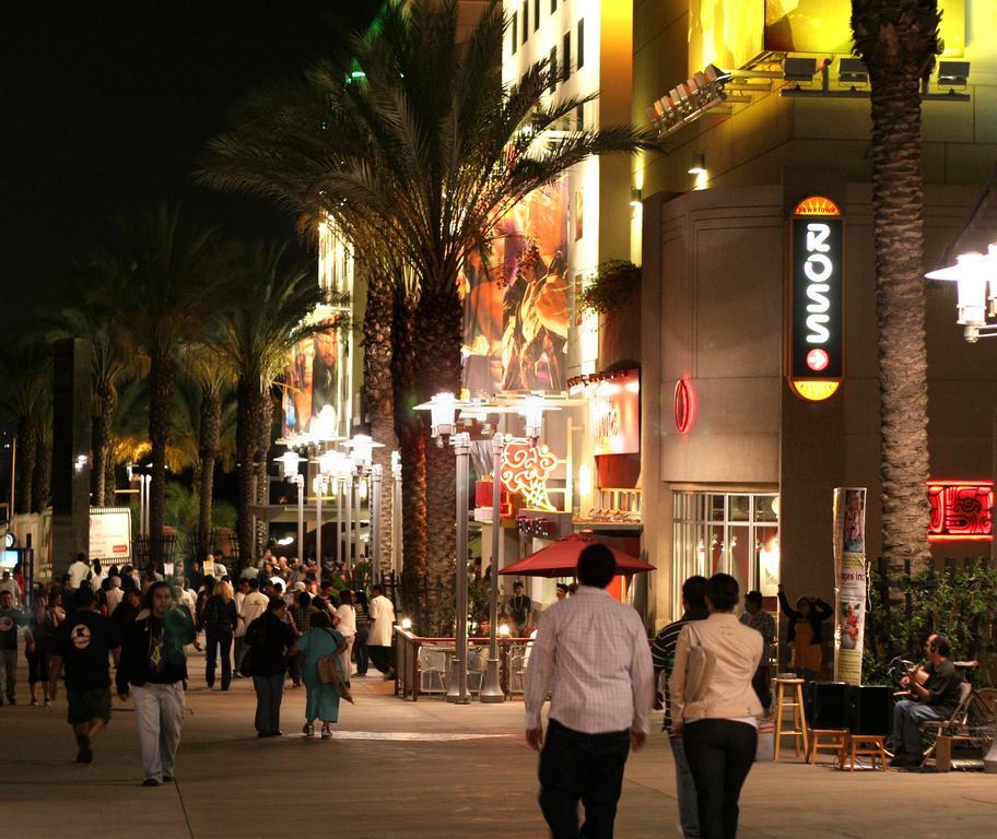 Coast Burbank Hotel מראה חיצוני תמונה